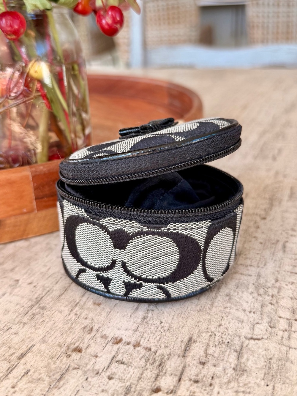 Coach Signature Round Travel Jewelry Box Black & White